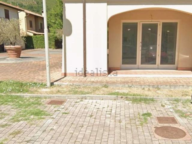 Locale Commerciale in vendita a San Giovanni alla Vena, Vicopisano