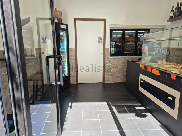 Locale Commerciale in vendita a Abbiategrasso, Lombardia