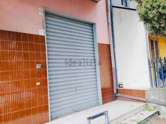 Locale Commerciale in vendita a Aci Sant'antonio, Sicilia