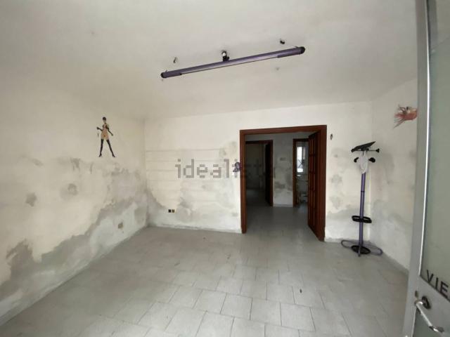 Locale Commerciale in vendita a Piemonte, Alessandria