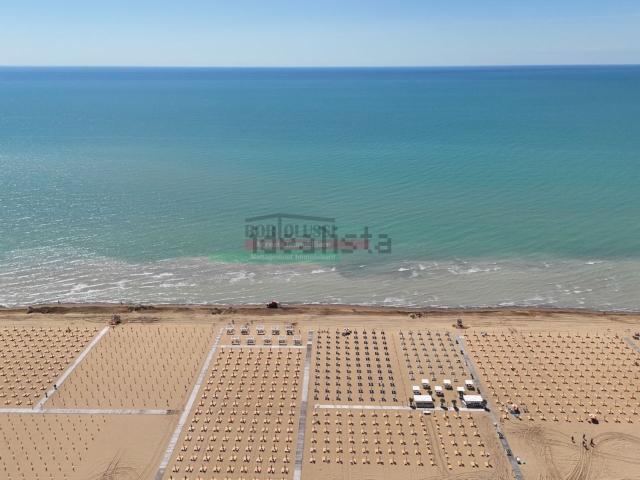 Locale Commerciale in vendita a Bibione Lido del Sole, San Michele Al Tagliamento