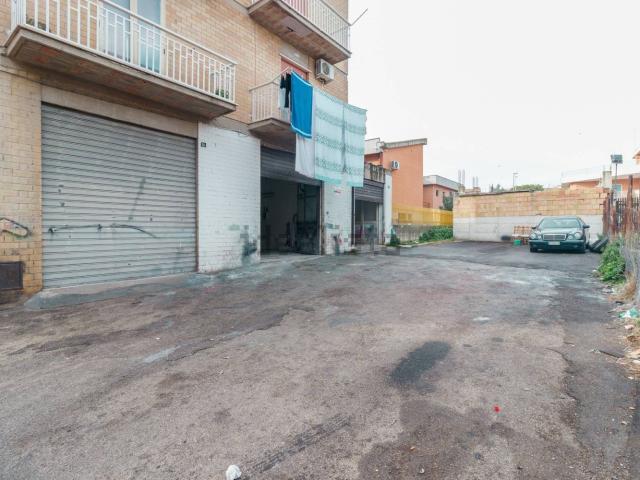 Locale Commerciale in vendita a Puglia, Foggia