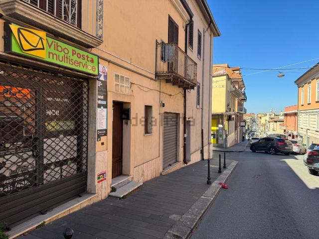 Locale Commerciale in vendita a Calabria, Vibo Valentia