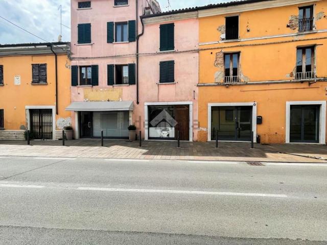Locale Commerciale in vendita a Manerbio, Lombardia
