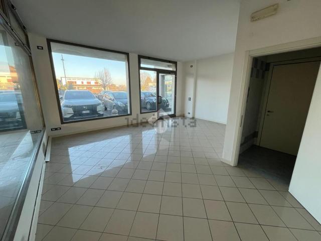 Locale Commerciale in vendita a Tombolo, Veneto