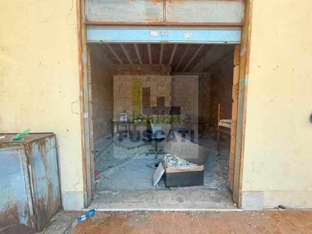 Locale Commerciale in vendita a Mugnano Di Napoli, Campania