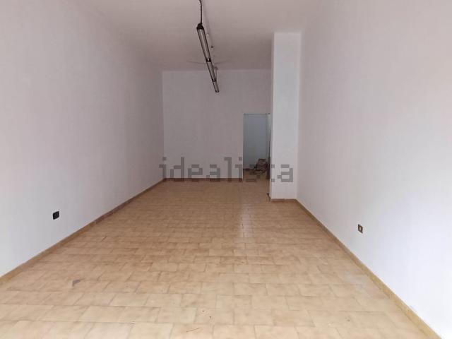 Locale Commerciale in vendita a Puglia, Brindisi