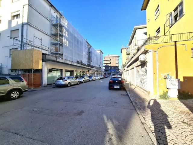 Locale Commerciale in vendita a Mestre-Carpenedo, Venezia