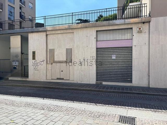 Locale Commerciale in vendita a San Maurizio, Vimercate