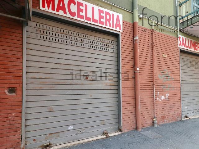 Locale Commerciale in vendita a Portici, Campania