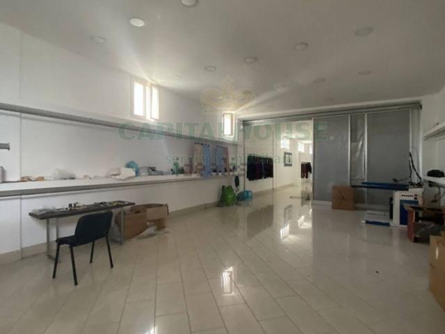Locale Commerciale in vendita a San Giuseppe Vesuviano, Campania