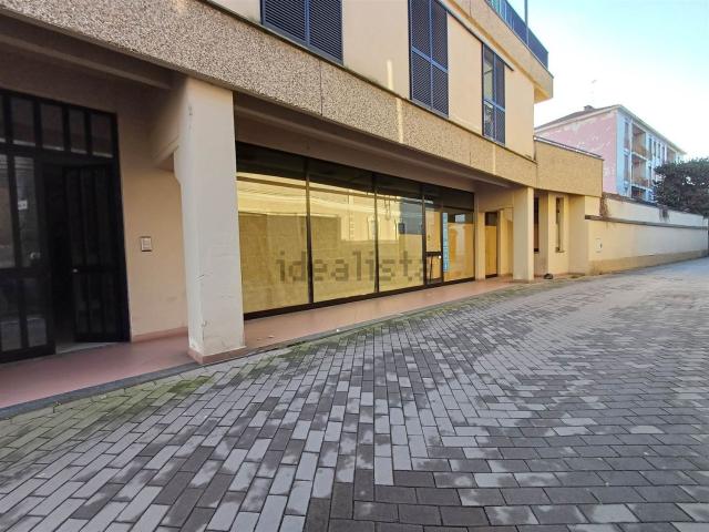 Locale Commerciale in vendita a Mortara, Lombardia