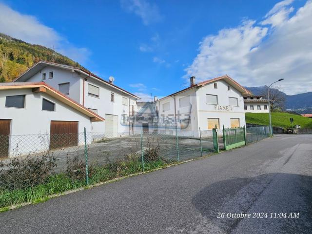 Locale Commerciale in vendita a Lozzo Di Cadore, Veneto
