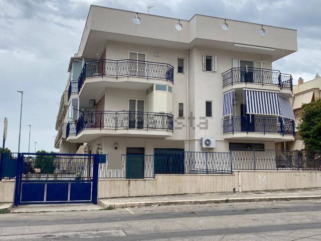 Locale Commerciale in vendita a Puglia, Barletta-andria-trani
