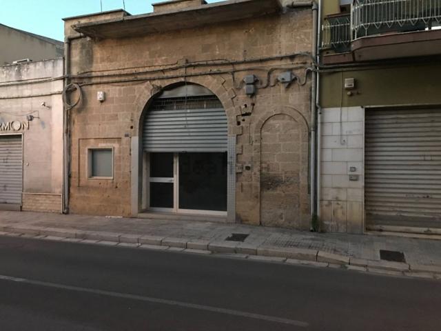 Locale Commerciale in vendita a Puglia, Brindisi