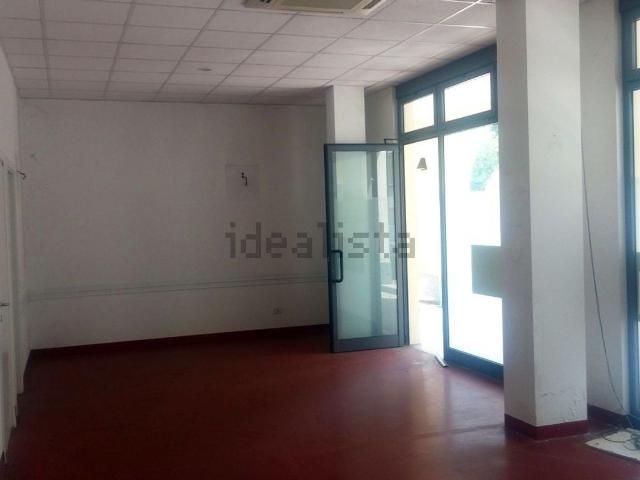 Locale Commerciale in vendita a Osnago, Lombardia