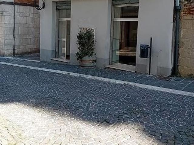 Locale Commerciale in vendita a Orsogna, Abruzzo