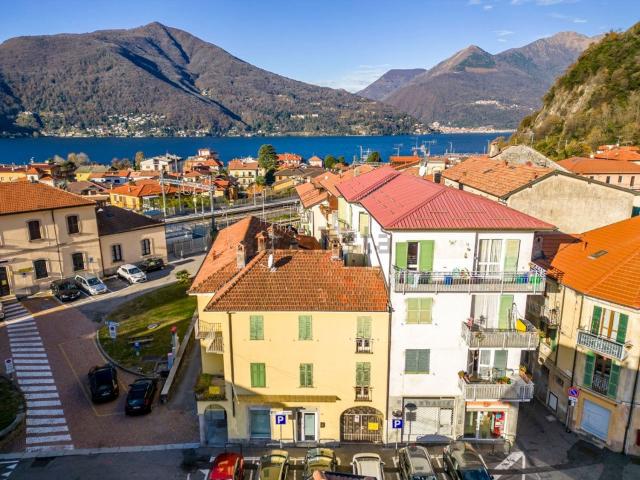 Locale Commerciale in vendita a Comunità Montana Valli del Verbano, Maccagno