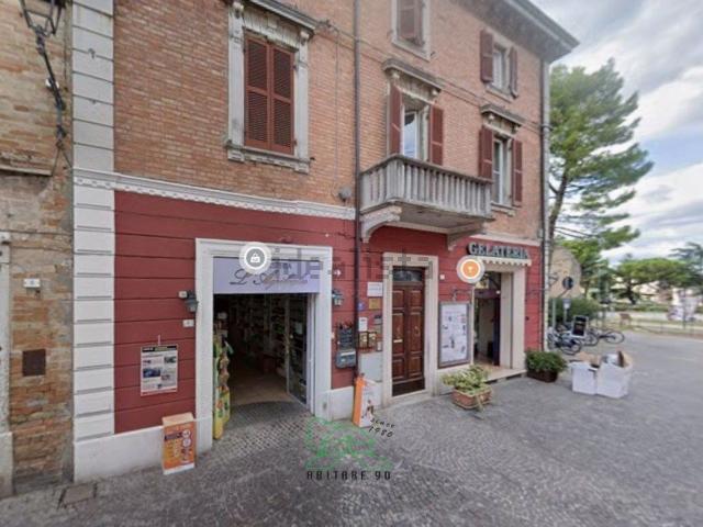 Locale Commerciale in vendita a Centro storico, Marche