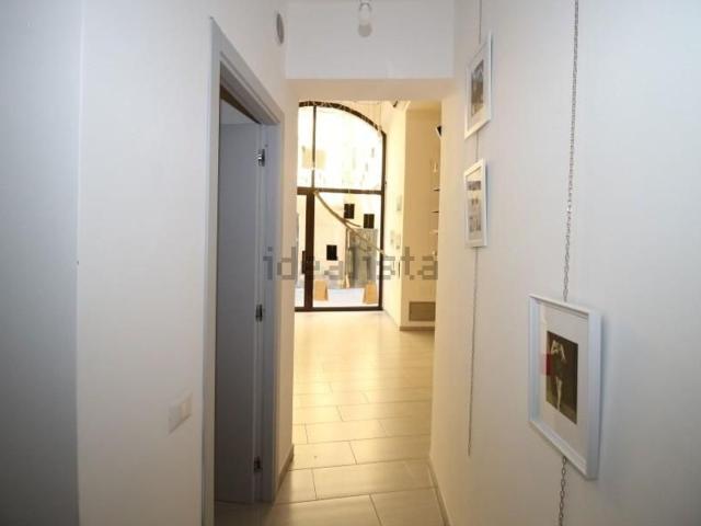 Locale Commerciale in vendita a Contrada della Civetta, Siena