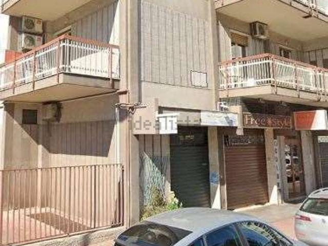 Locale Commerciale in vendita a Puglia, Bari