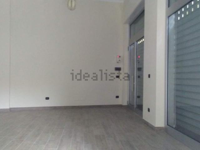 Locale Commerciale in vendita a Puglia, Taranto