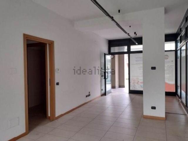 Locale Commerciale in vendita a Civello, Villa Guardia