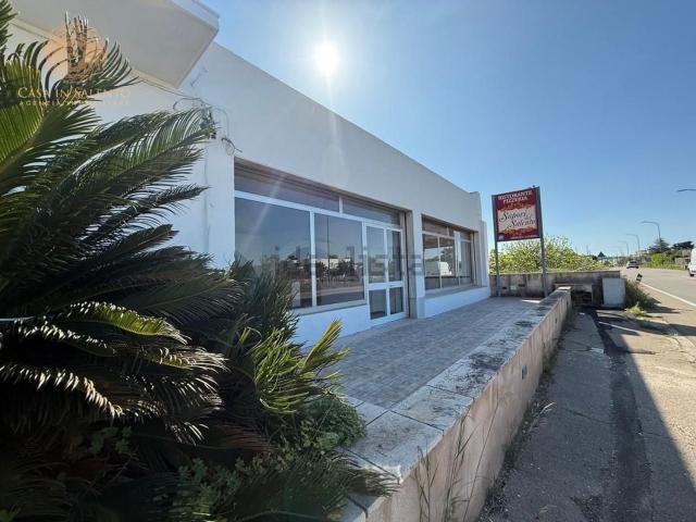 Locale Commerciale in vendita a Puglia, Lecce