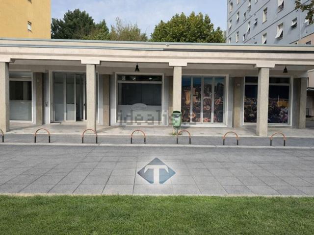 Locale Commerciale in vendita a Zona Ovest, Brescia