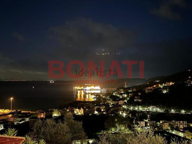 Locale Commerciale in vendita a Acquasanta, La Spezia