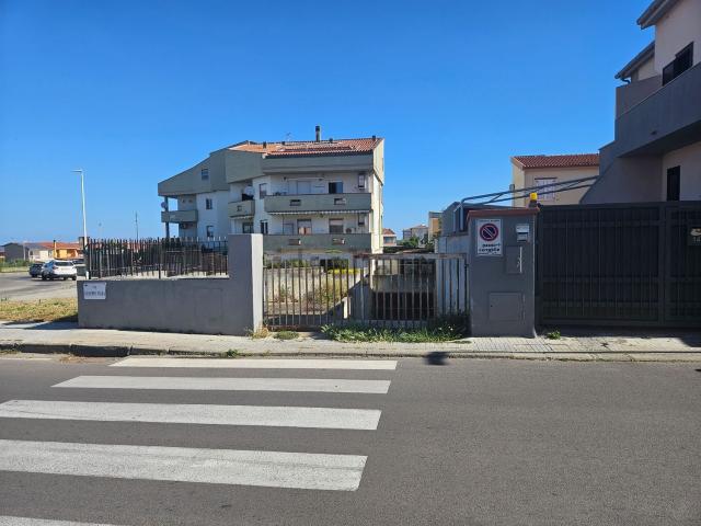 Locale Commerciale in vendita a San Giovanni, Cala Di Volpe