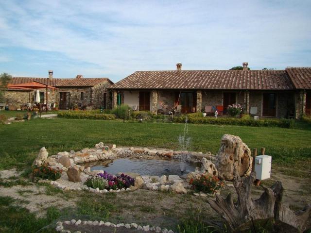 Locale Commerciale in vendita a Unione di Comuni Montani Colline del Fiora, Manciano