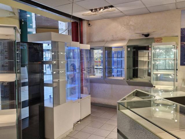 Locale Commerciale in vendita a San Vito, Cerea