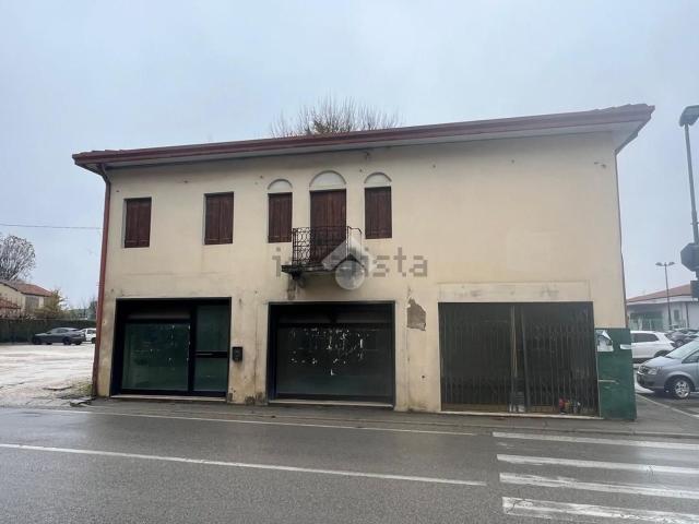 Locale Commerciale in vendita a Sant'angelo Di Piove, Veneto