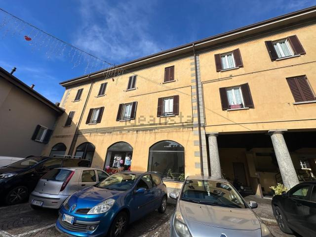 Locale Commerciale in vendita a Galbiate, Lombardia