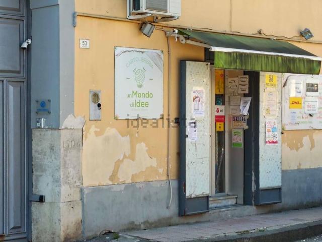 Locale Commerciale in vendita a Sant'Andrea dei Lagni, Santa Maria Capua