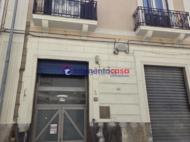 Locale Commerciale in vendita a Calabria, Reggio Calabria