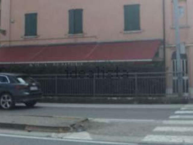Locale Commerciale in vendita a Piratello, Imola