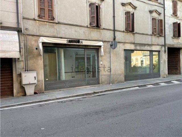 Locale Commerciale in vendita a Vescovato, Lombardia