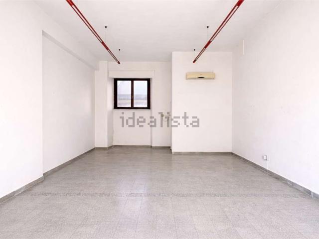 Locale Commerciale in vendita a Santo Stefano, Marche