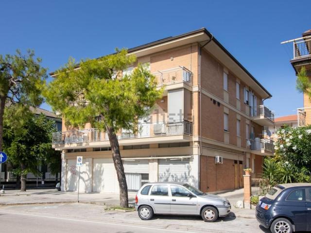 Locale Commerciale in vendita a Marche, Fermo