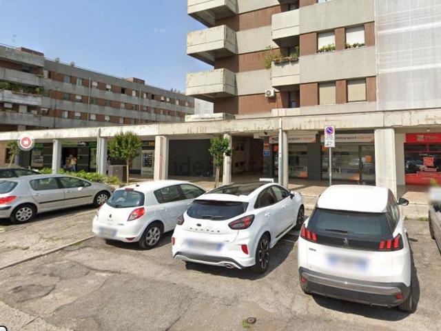 Locale Commerciale in vendita a Villaggio dei Fiori, Spinea