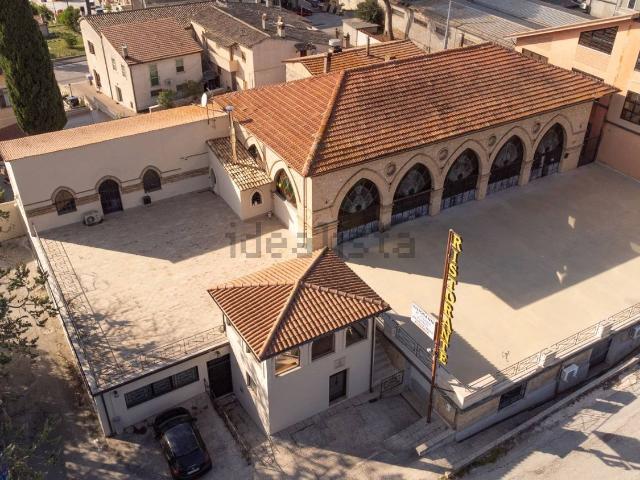 Locale Commerciale in vendita a Trevi, Umbria