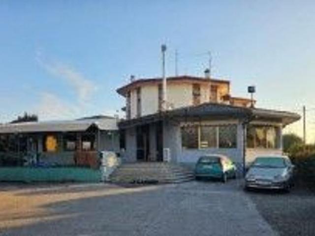 Locale Commerciale in vendita a Prata Di Pordenone, Friuli-Venezia Giulia