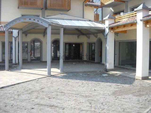 Locale Commerciale in vendita a Comunità delle Giudicarie, Storo