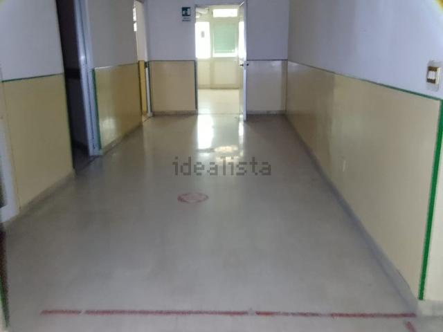 Locale Commerciale in vendita a VIII Circoscrizione, Palermo