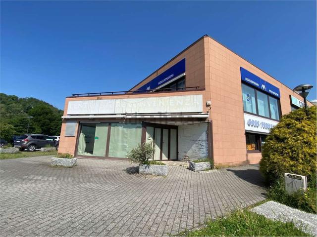 Locale Commerciale in vendita a Dolzago, Lecco