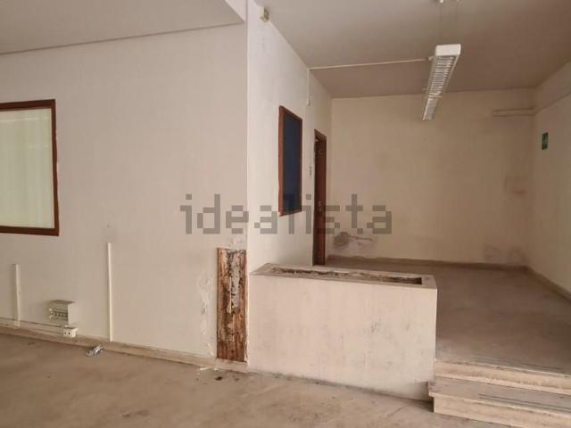 Locale Commerciale in vendita a Carrara, Toscana