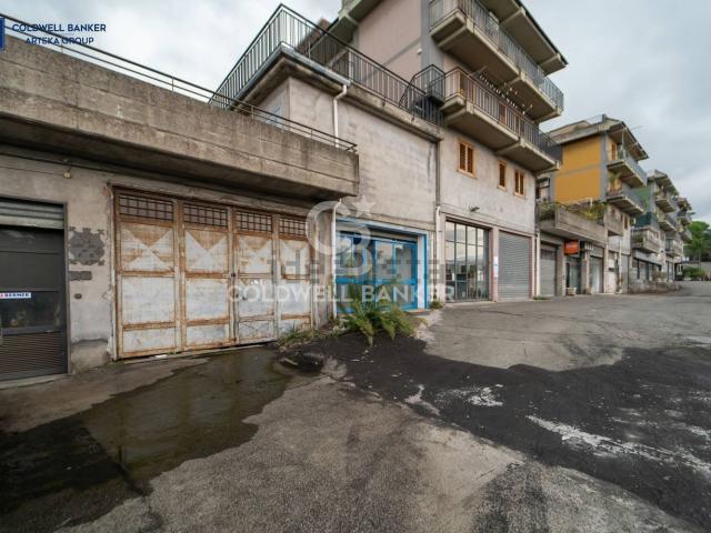 Locale Commerciale in vendita a Santa Venerina, Sicilia