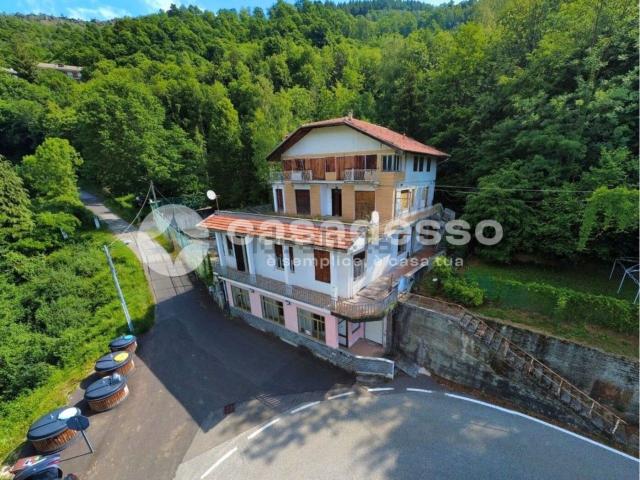 Locale Commerciale in vendita a Unione Montana di Comuni delle Valli di Lanzo, Ceronda e Casternone, Piemonte